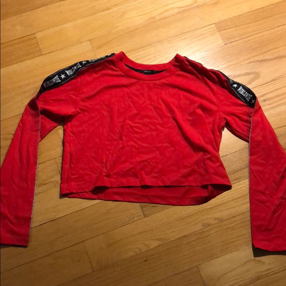 Woman’s long sleeve tee